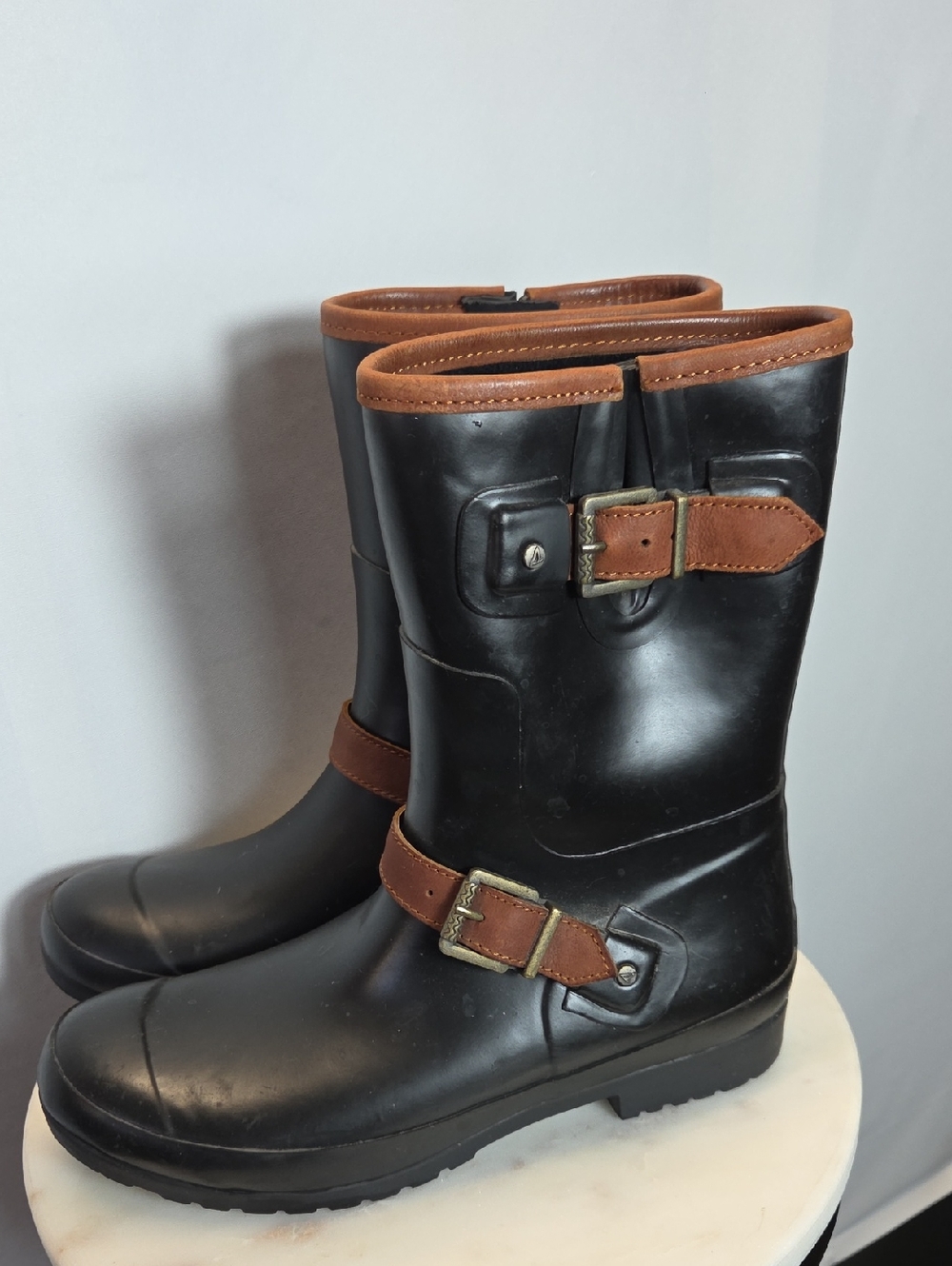 Sperry Black and Brown Short Rain Boots Waterproof Size 9